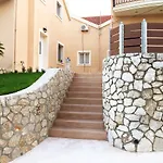Helianthus Apartment